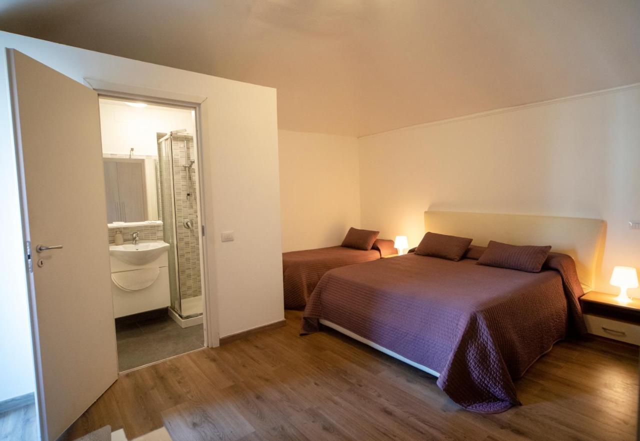 Rooms In Shared Apartment - City Center Catania Exterior foto
