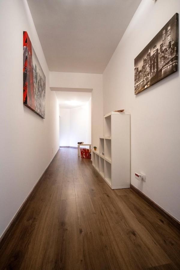 Rooms In Shared Apartment - City Center Catania Exterior foto